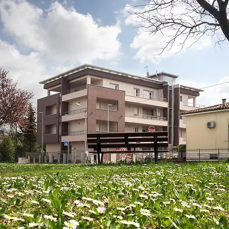Flats4rent Corona