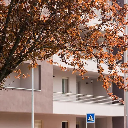 Apartment Flats4Rent Corona Verona
